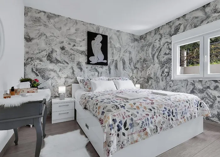 Glow Апартаменты *