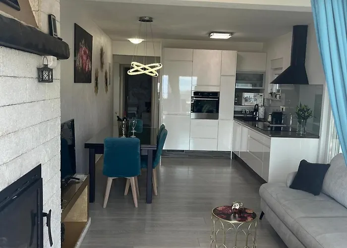 Glow Макарска